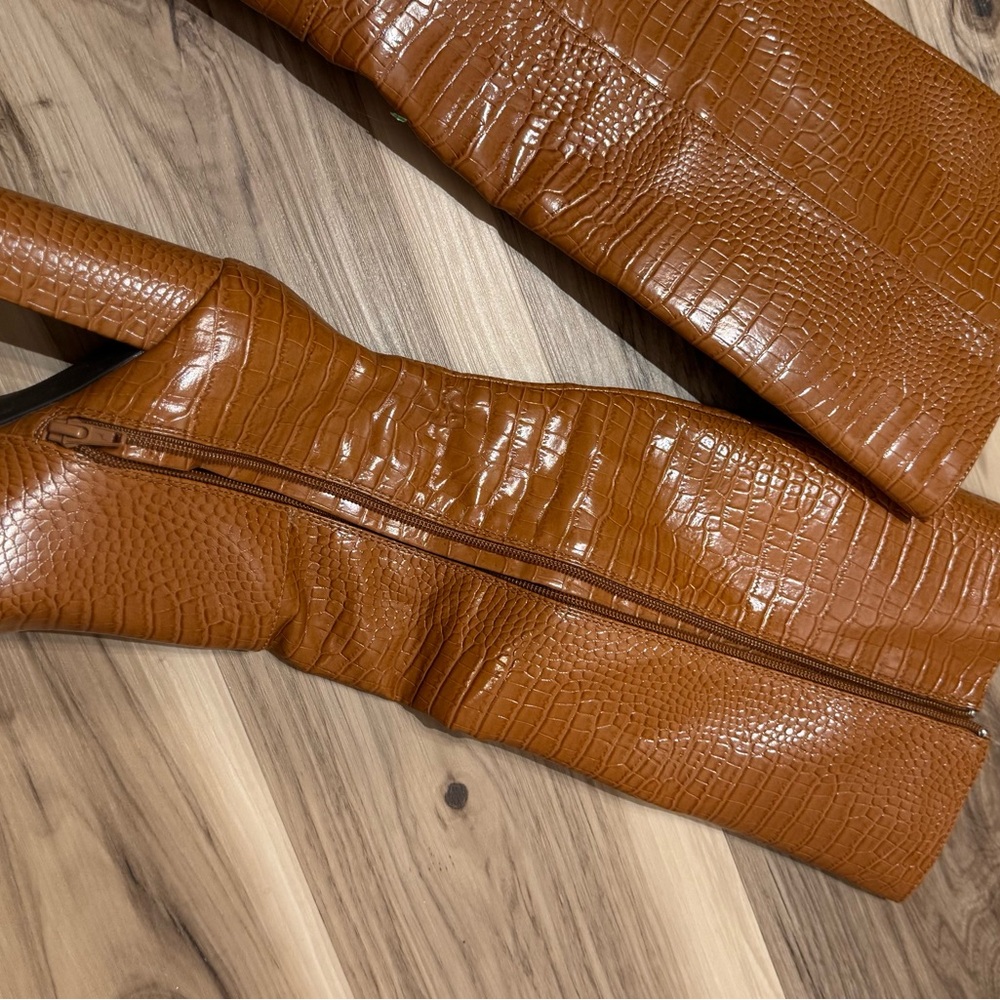 Women’s Tan Croc-Textured Knee high Boots size 8 NEW - Picture 8 of 8